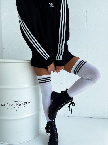 Zakolanówki Milena Bawełniane Wzory białe w czarne paski.jpg