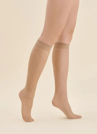 Podkolanówki Gabriella Mira w Linie i Kropki Beige.jpg
