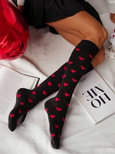 Podkolanówki Serca Damskie Bawełniane Milena czarne w czerwone serca